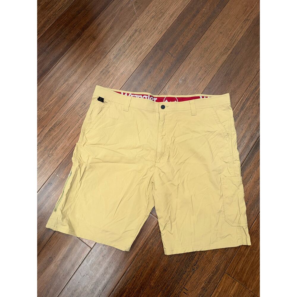 Wrangler ATG outdoor performance shorts khaki 44